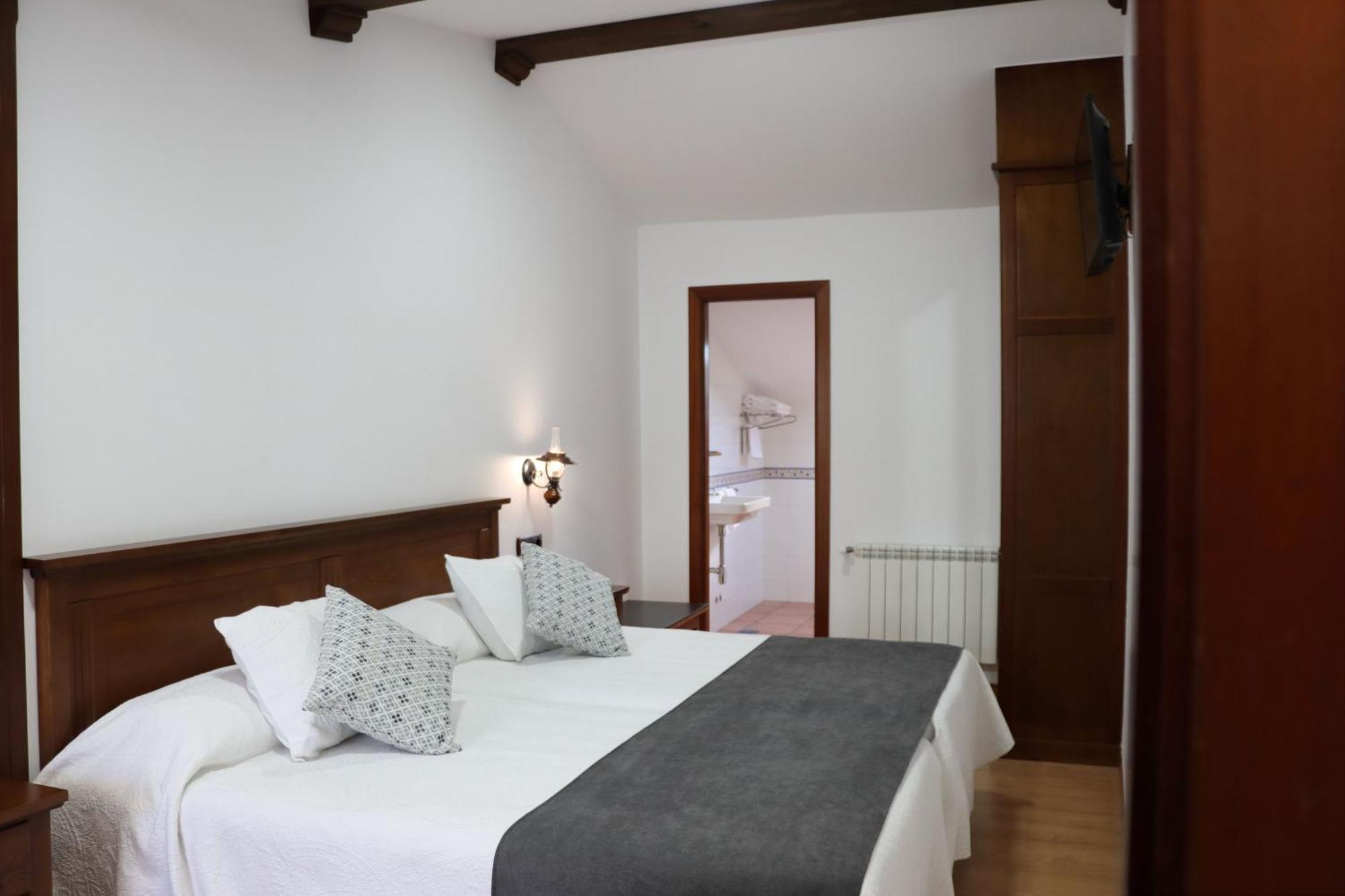 Hotel Pazos Alba Santiago de Compostela Exterior photo